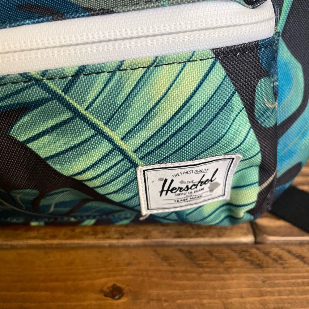 Herschel Tropical Print Fanny Pack - Picture 4 of 14